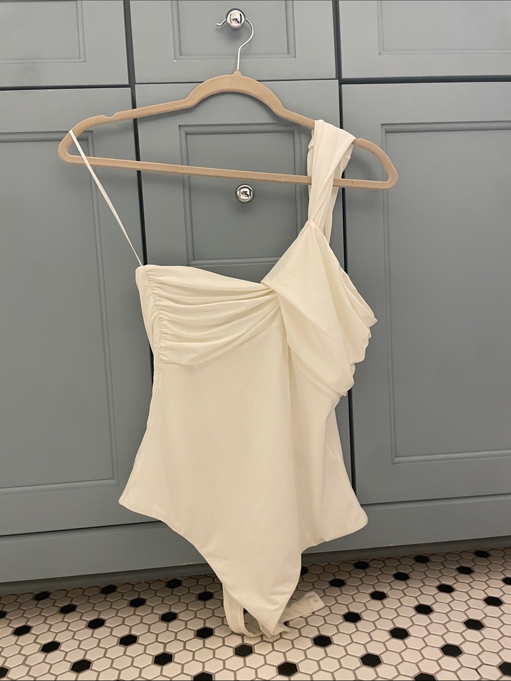 H&M Cream Asymmetric One-Shoulder Top
